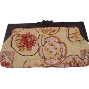 Tapestry style clutch w tortoise/lucite handle